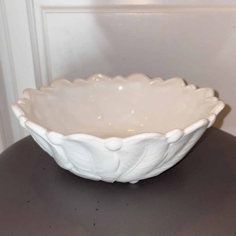Vintage Milk Glass Bowl Indiana Colony Wild Rose Berry Pattern Scallop Rim Bowl